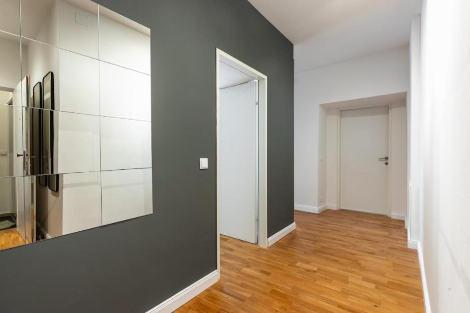 Authentic Apartment Next To Schwedenplatz Wien Exterior foto